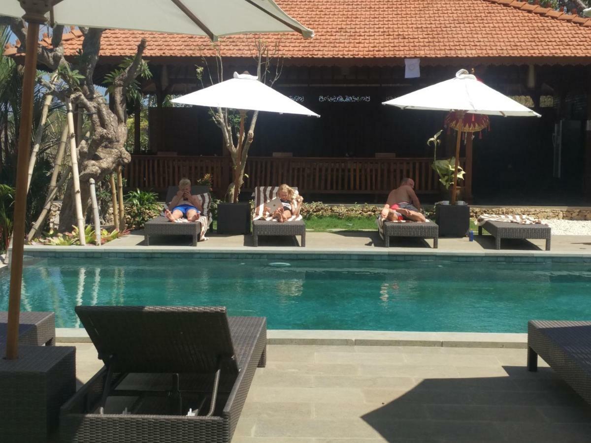 เดอะ กลุมปู วิลลา Hotel Batumadeg ภายนอก รูปภาพ
